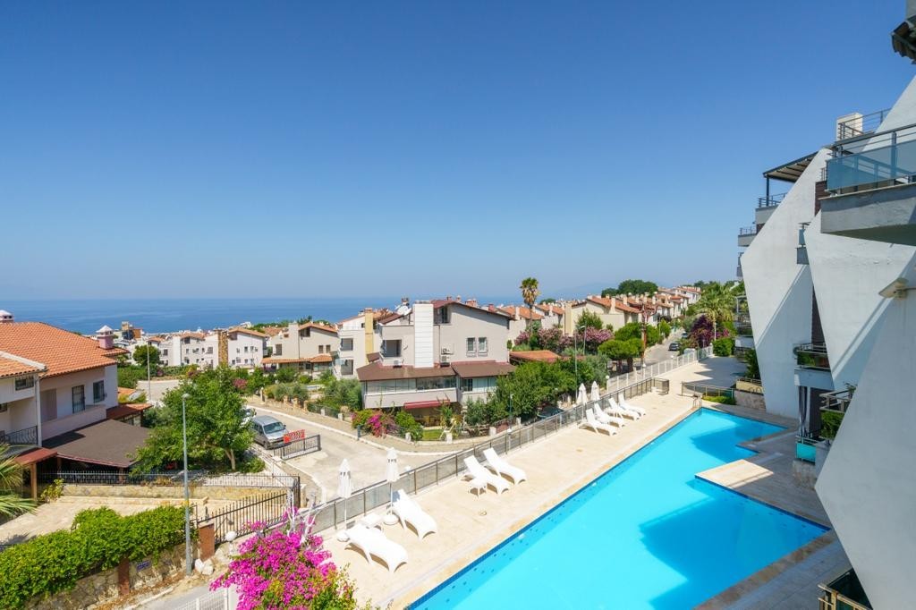 Magnificent Duplex Apartment with Sea View, Near Marina Area