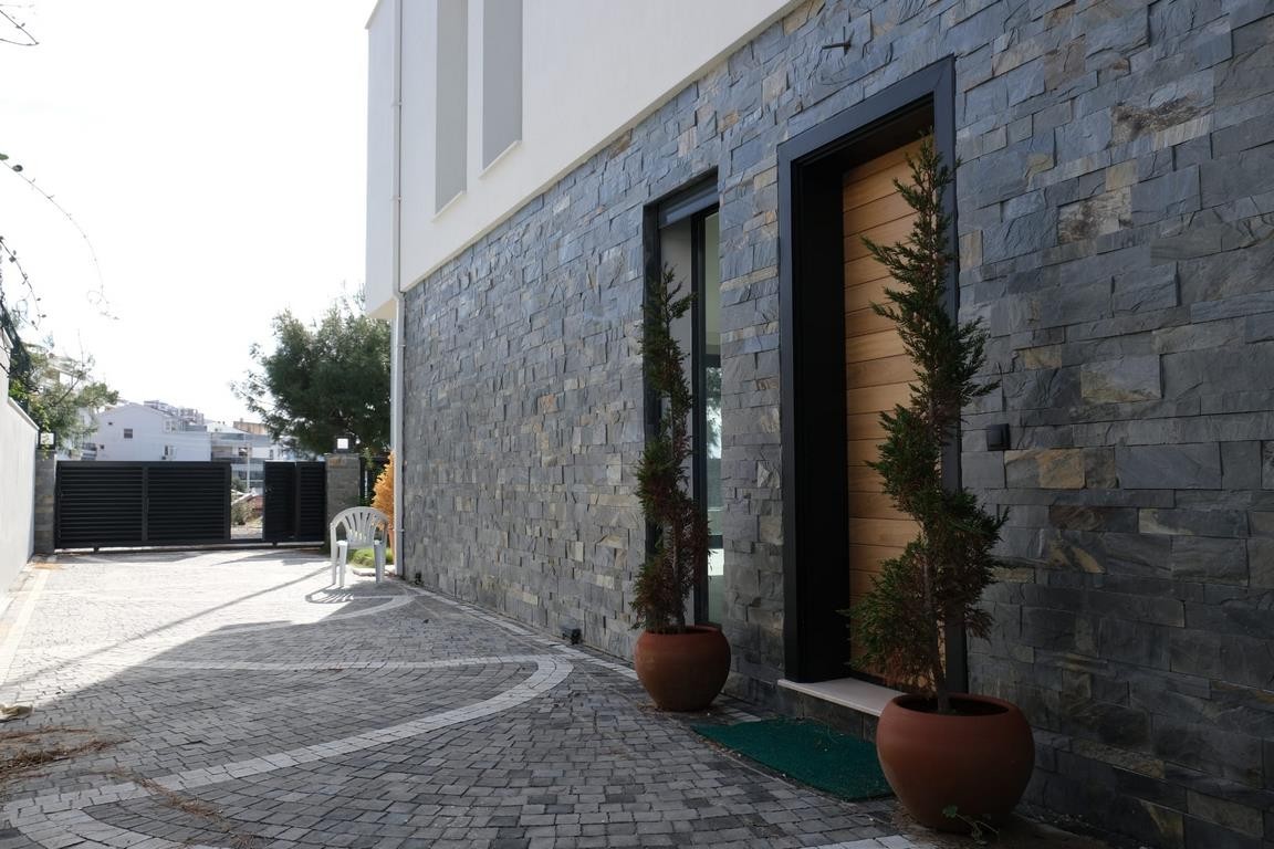 4+1 Villa with Private Pool in Ladies Beach