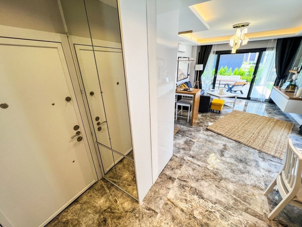 Detached Villa with Private Pool and Near the Sea