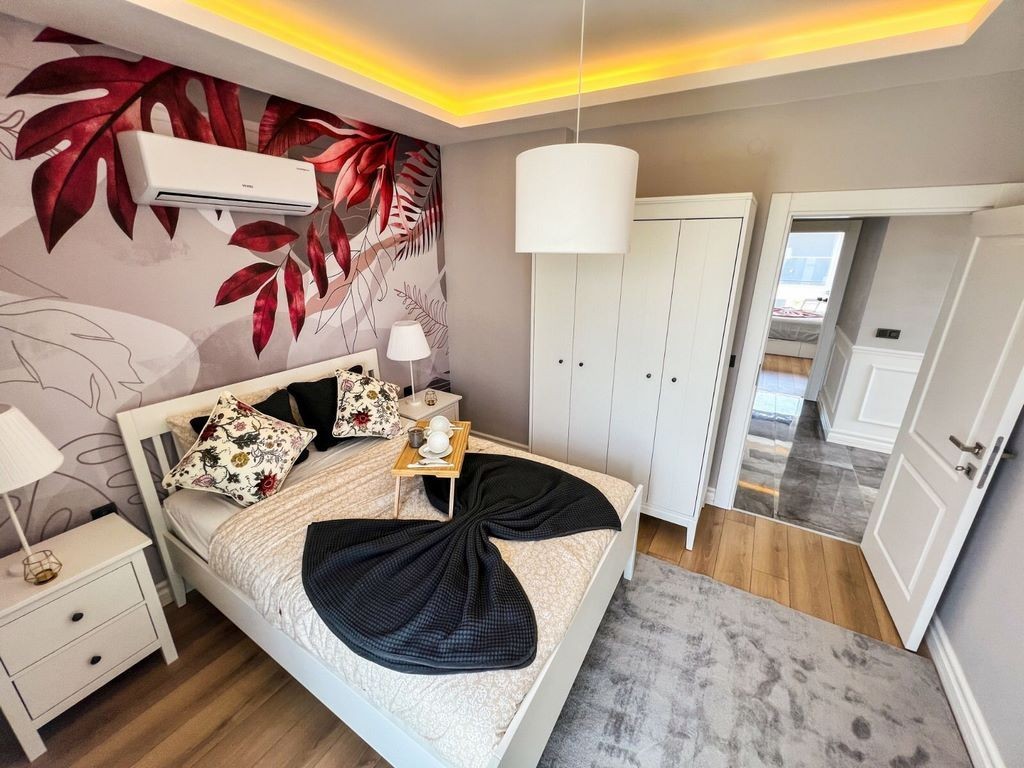 Detached Villa with Private Pool and Near the Sea