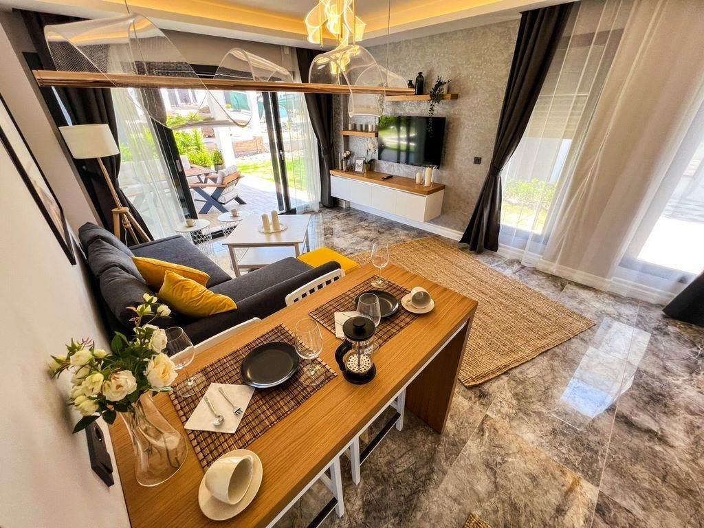 Detached Villa with Private Pool and Near the Sea