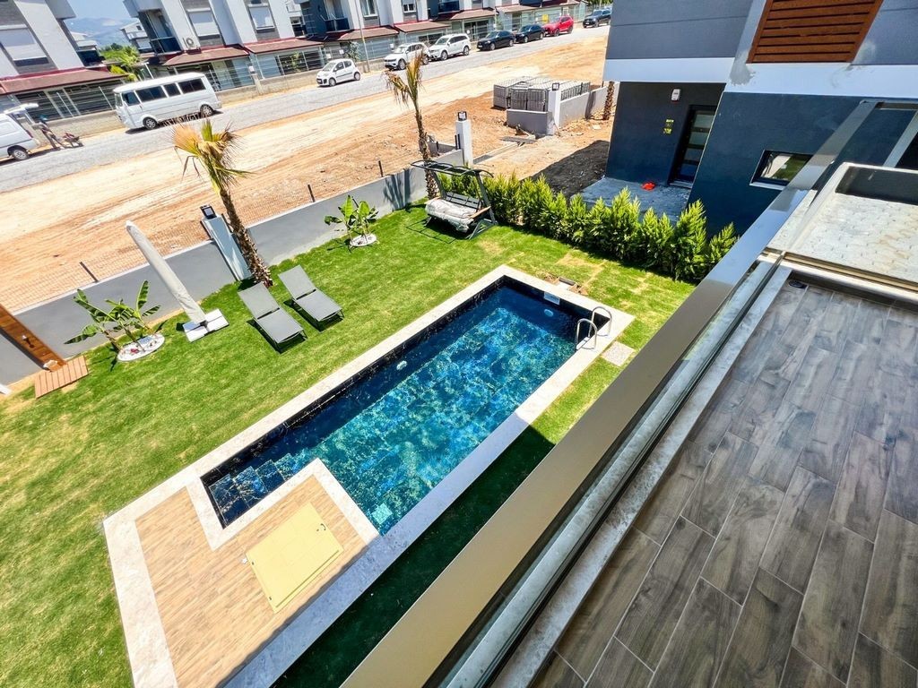 Detached Villa with Private Pool and Near the Sea