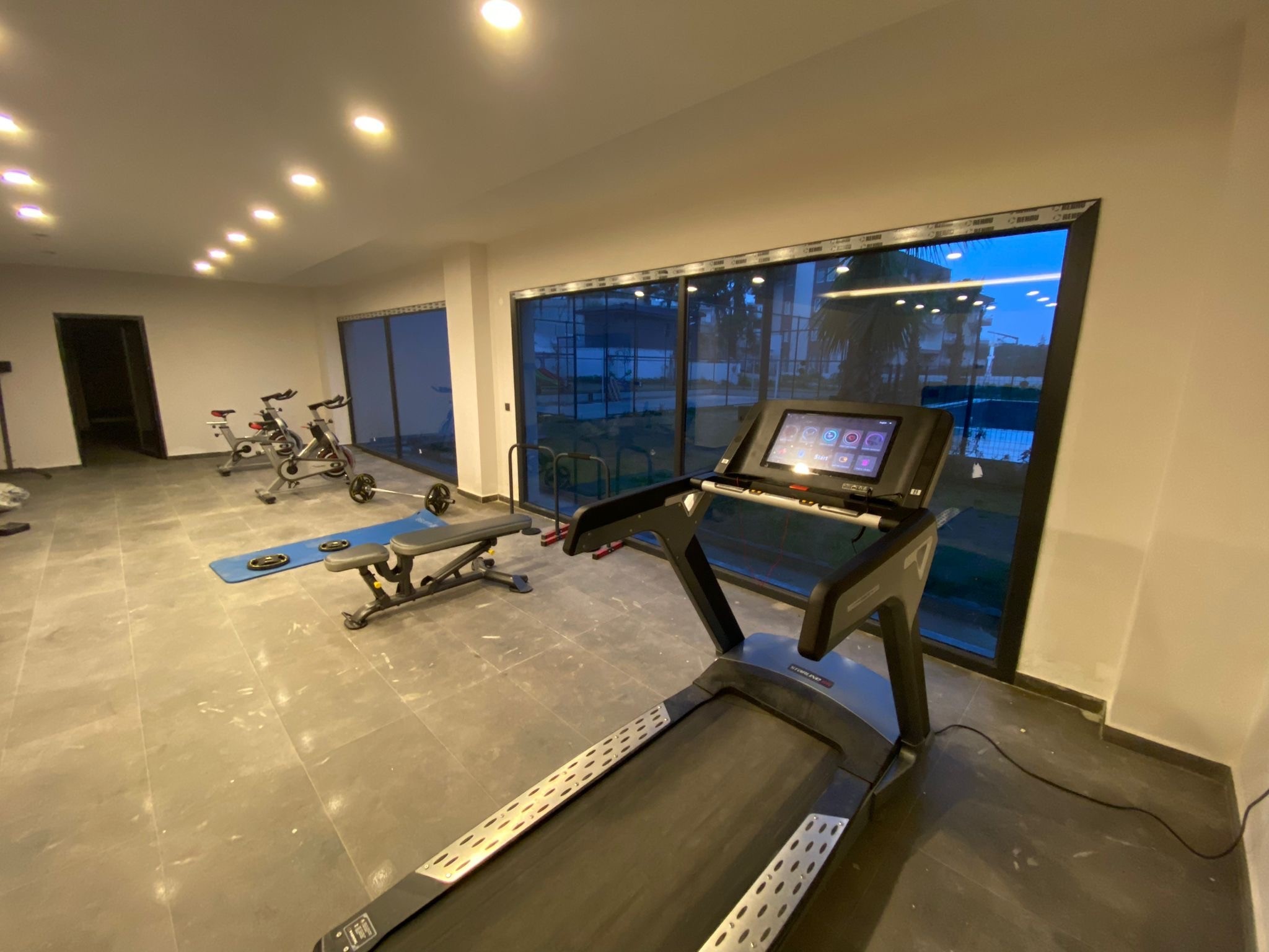 Prime Location in Kuşadası! Modern 2+1 Apartment with Pool and Security