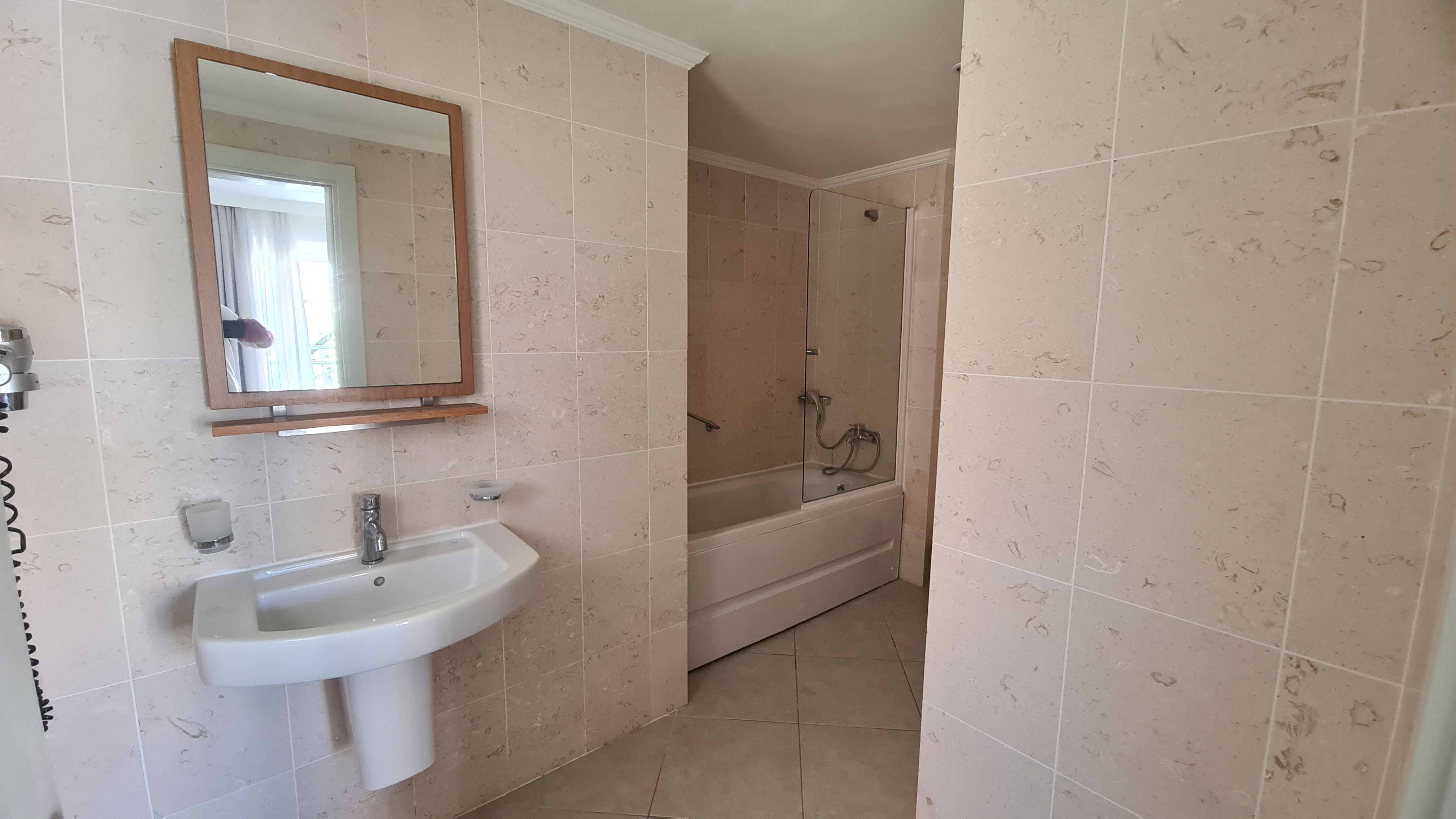 Luxury Golf Resort Spa Hotel, Opportunity with 2+1 Apartment