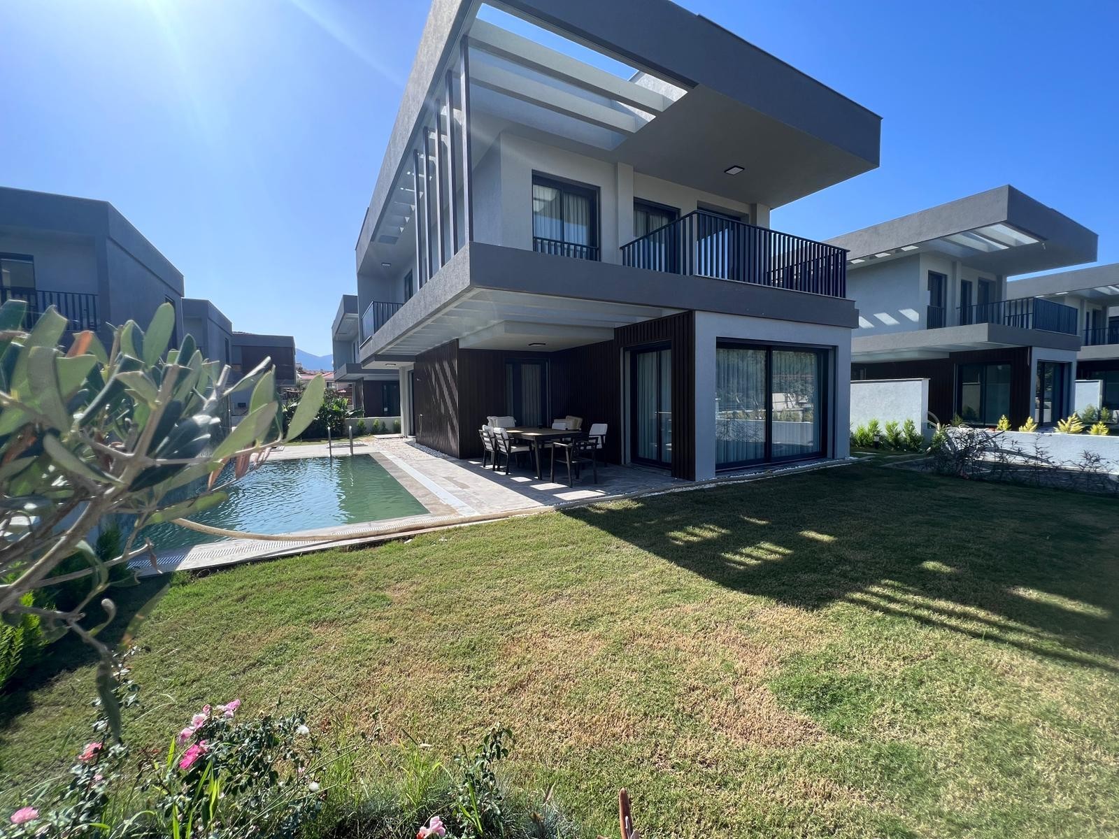 Modern Architecture 4+1 Villa in Davutlar