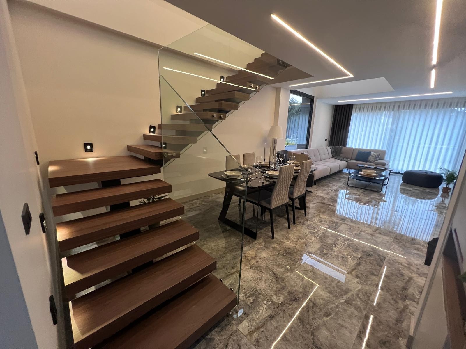 Modern Architecture 4+1 Villa in Davutlar