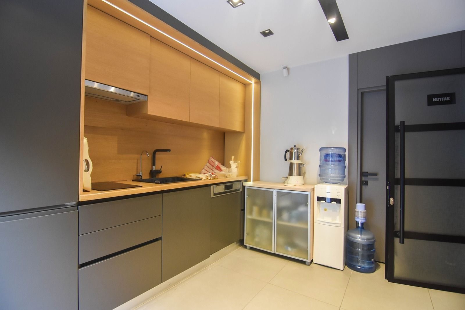 Central 3-Story Office with Sea View in Kuşadası