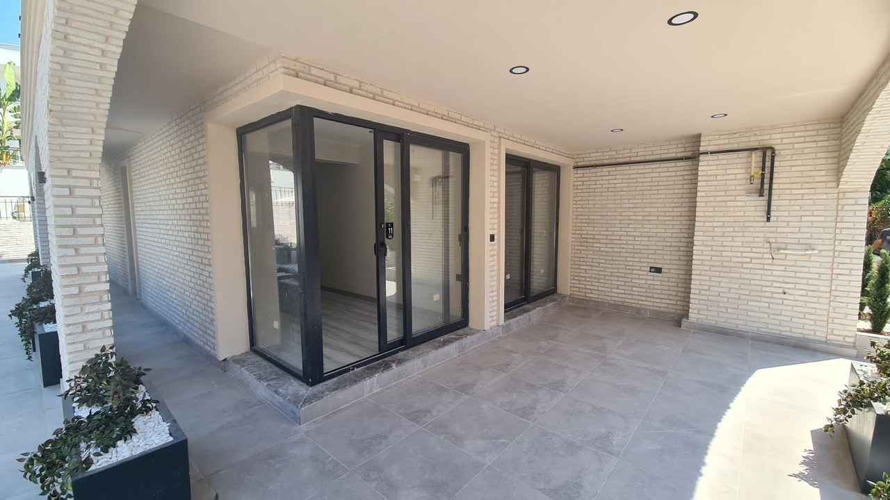 COUNTRY MODERN ARCHITECTURE APARTMENTS ON THE LADİES BEACH