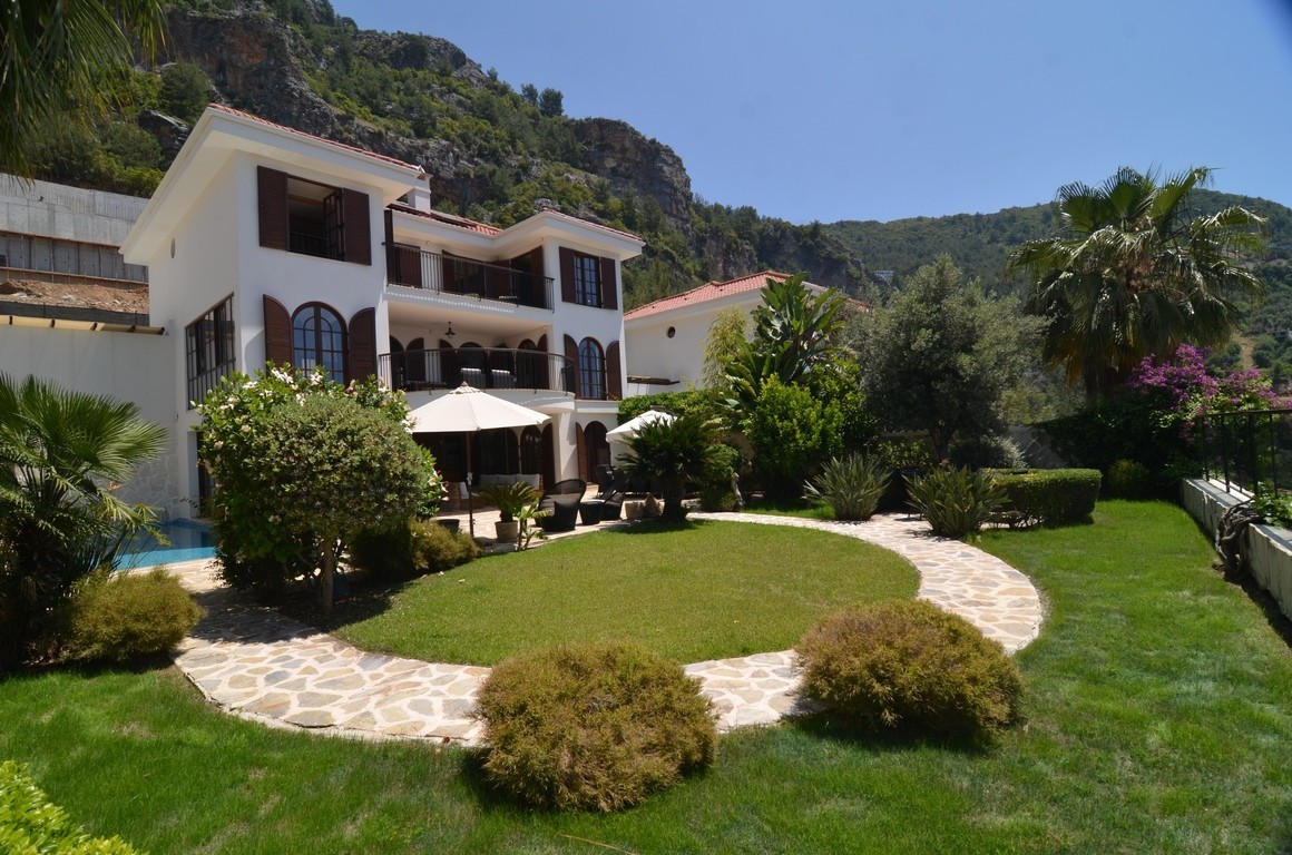 Unique Villa For Sale in Oasis sky Club in Alanya Turkey