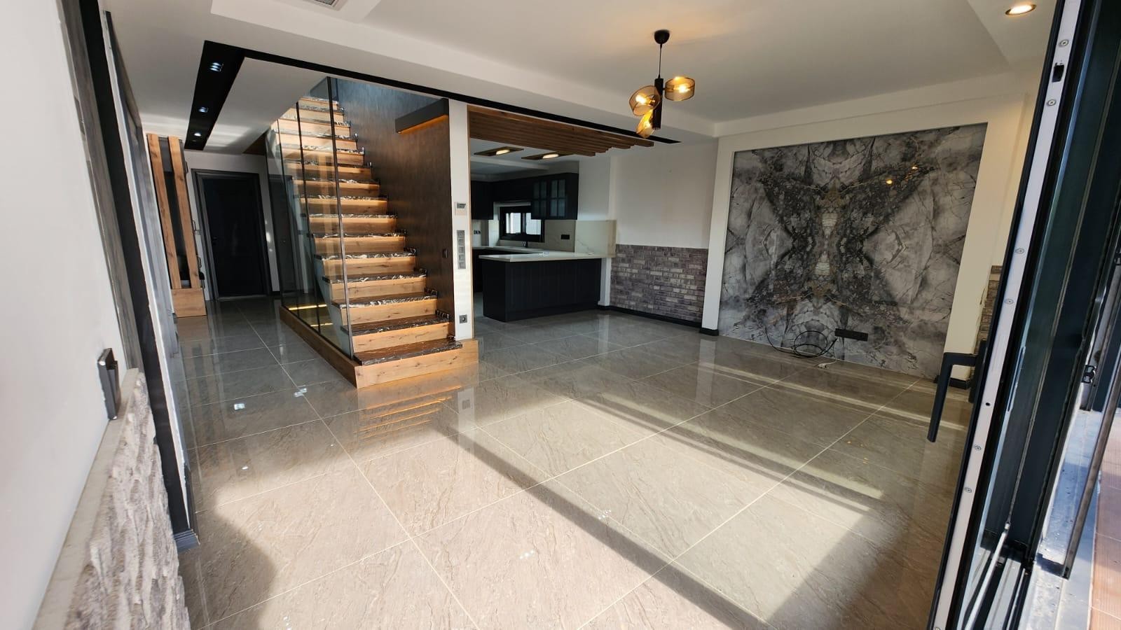 ОТДЕЛЬНАЯ ВИЛЛА С ЧАСТНЫМ САДОВЫМ УЧАСТКОМ В КУШАДАСЫ.