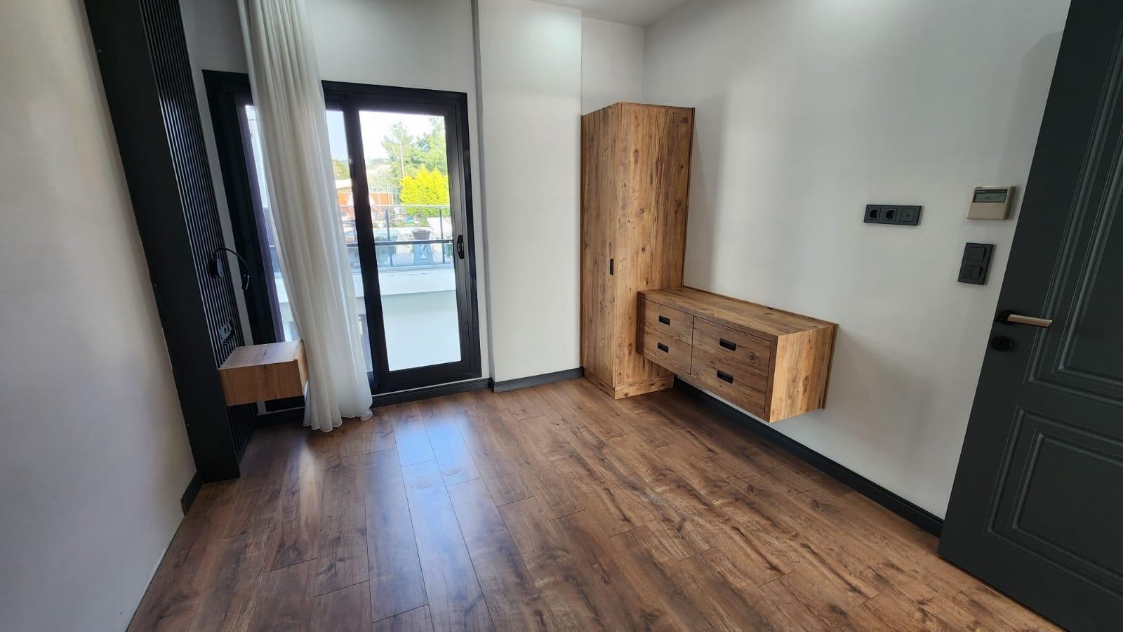 ОТДЕЛЬНАЯ ВИЛЛА С ЧАСТНЫМ САДОВЫМ УЧАСТКОМ В КУШАДАСЫ.