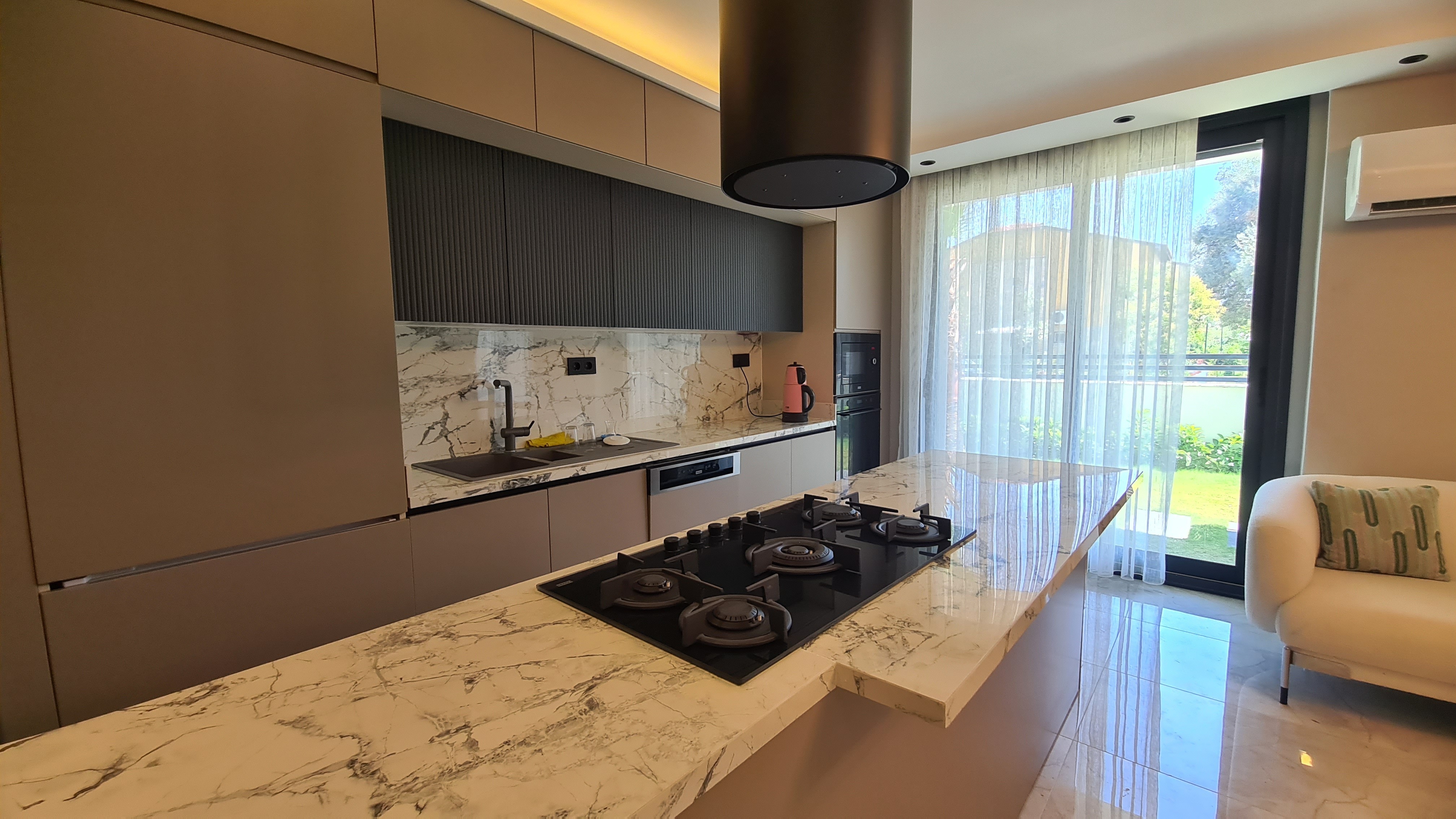 For Sale: Modern 4-Bedroom, 4-Bathroom Villa with Private Pool , Just 700 Meters from the Beach in Kuşadası