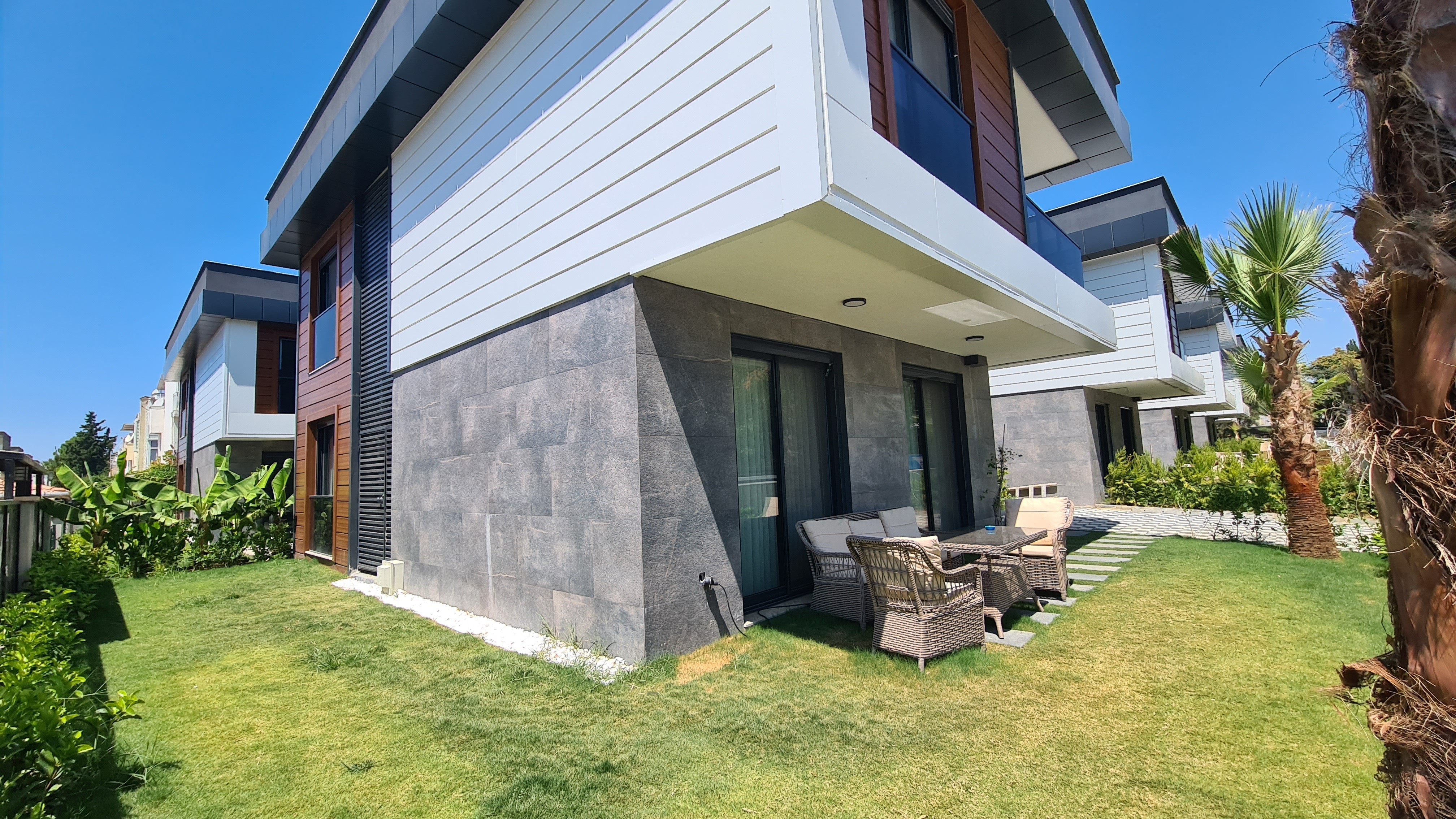 For Sale: Modern 4-Bedroom, 4-Bathroom Villa with Private Pool , Just 700 Meters from the Beach in Kuşadası