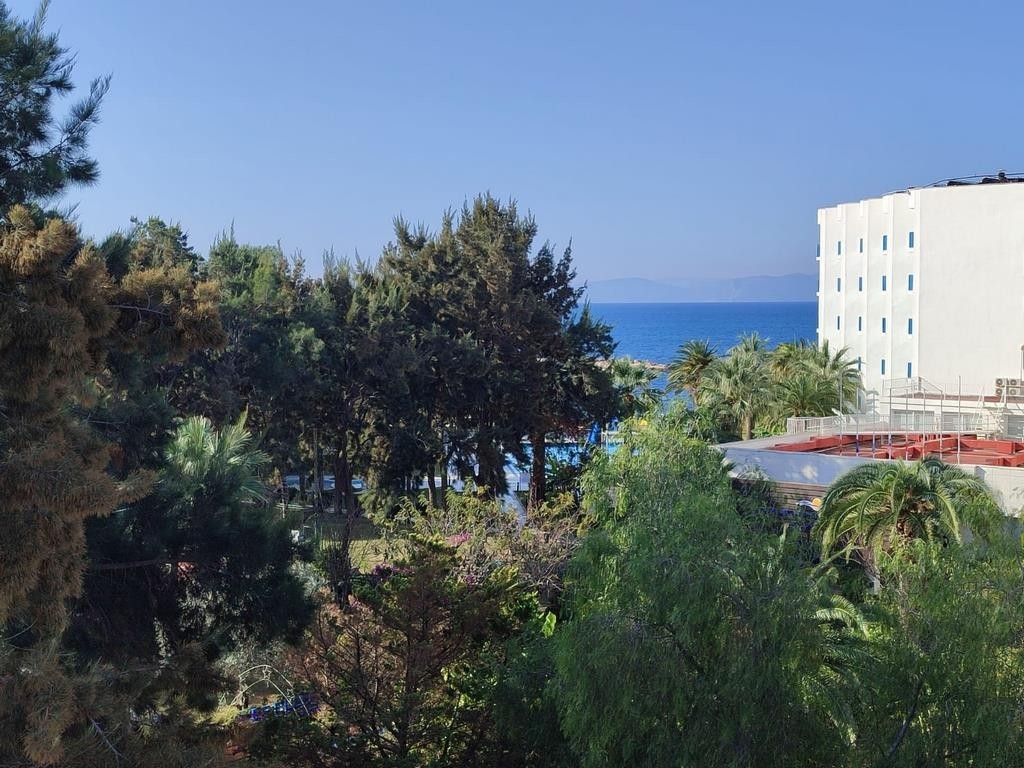 Semi-Detached 5 Bedroom 3 Bathroom Holiday Home with Spacious Garden, Just 50 Meters from Ladies Beach, Kuşadası