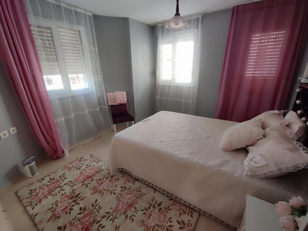 Semi-Detached 5 Bedroom 3 Bathroom Holiday Home with Spacious Garden, Just 50 Meters from Ladies Beach, Kuşadası