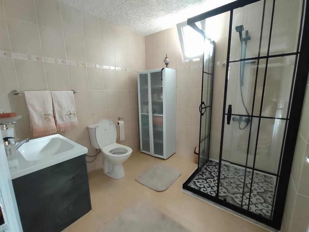 Semi-Detached 5 Bedroom 3 Bathroom Holiday Home with Spacious Garden, Just 50 Meters from Ladies Beach, Kuşadası