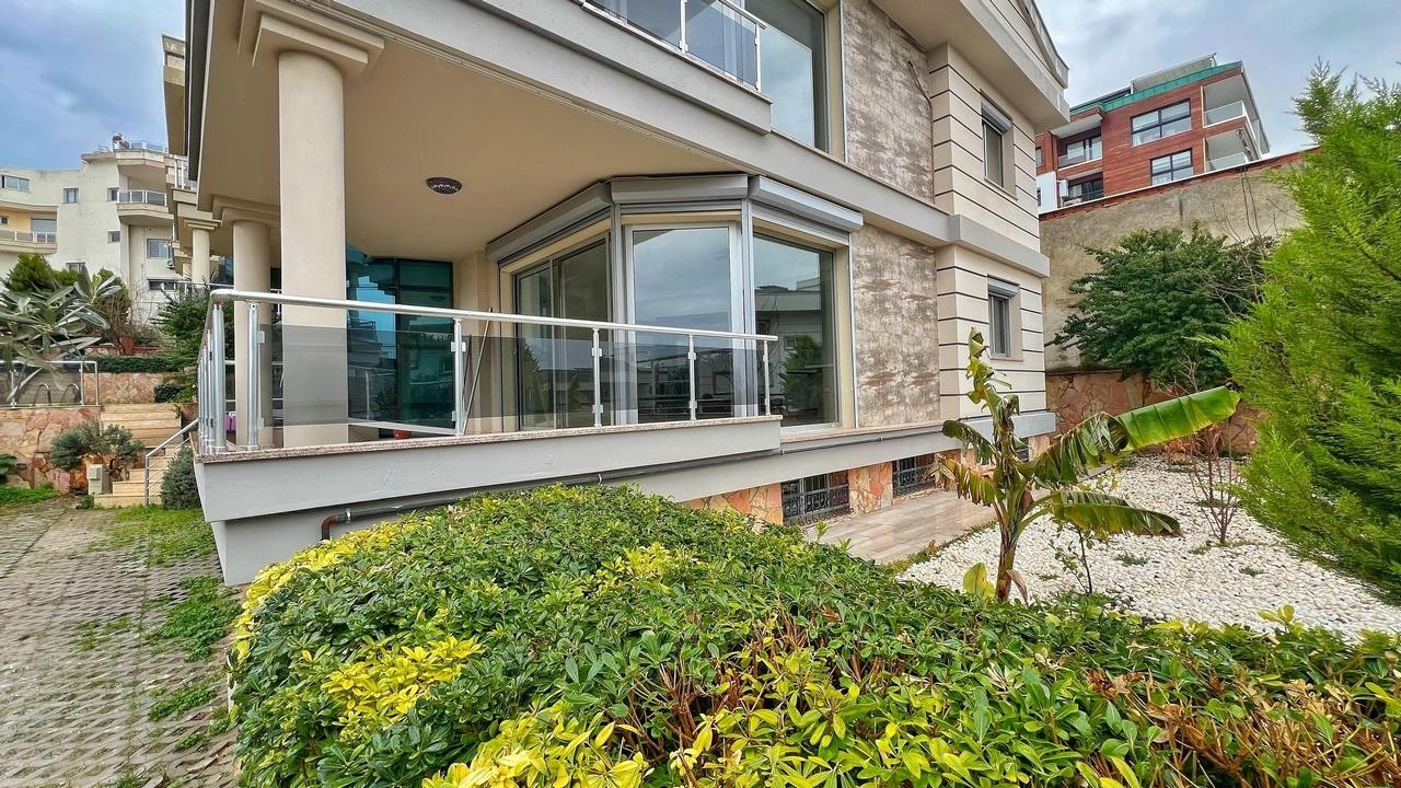 PRIVATE DETACHED VILLA  WITH SEA VIEW IN MARINA AREA