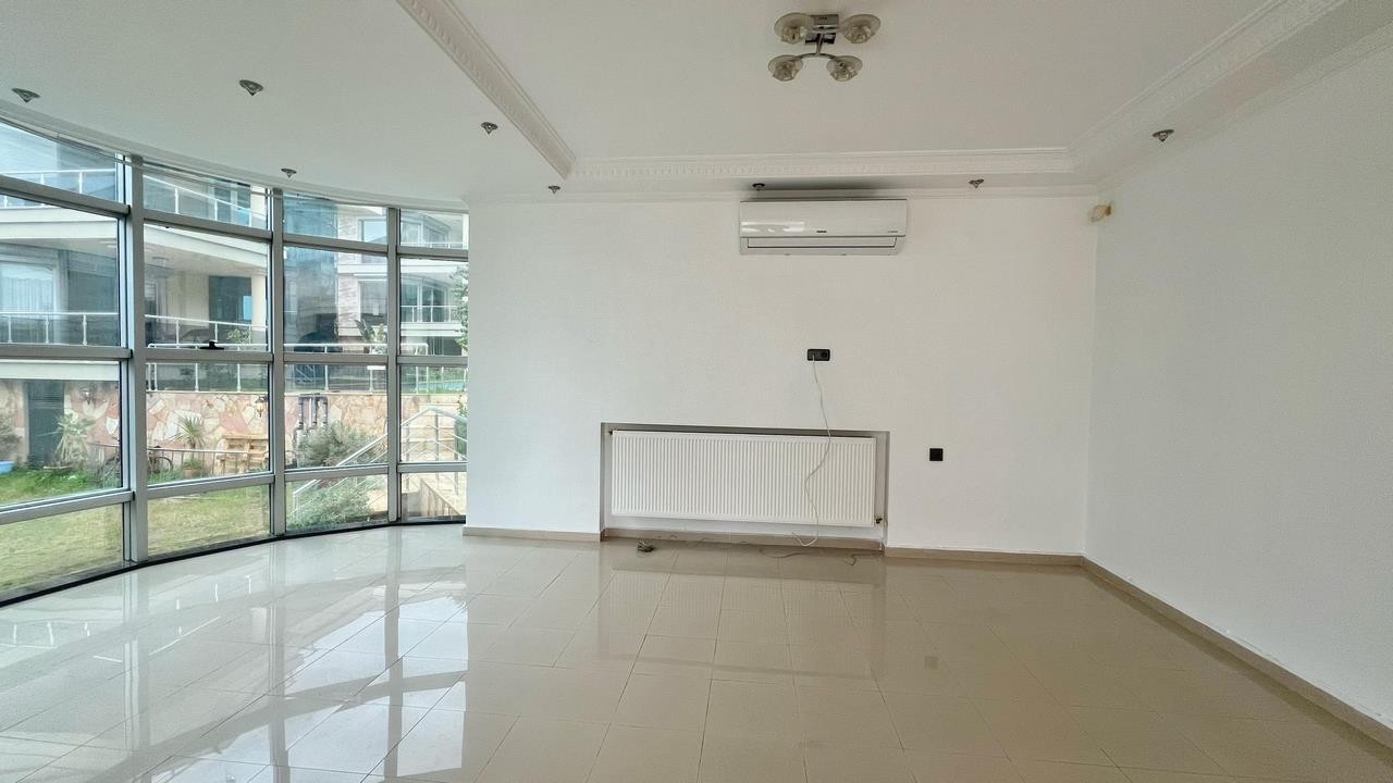 PRIVATE DETACHED VILLA  WITH SEA VIEW IN MARINA AREA