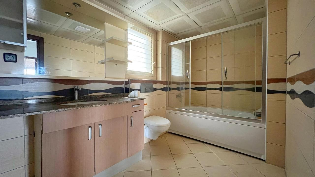 PRIVATE DETACHED VILLA  WITH SEA VIEW IN MARINA AREA