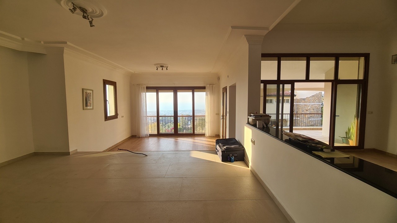 "Stunning 5-Bedroom Villa with Private Pool, Nature and Sea Views in Kuşadası Soğucak"