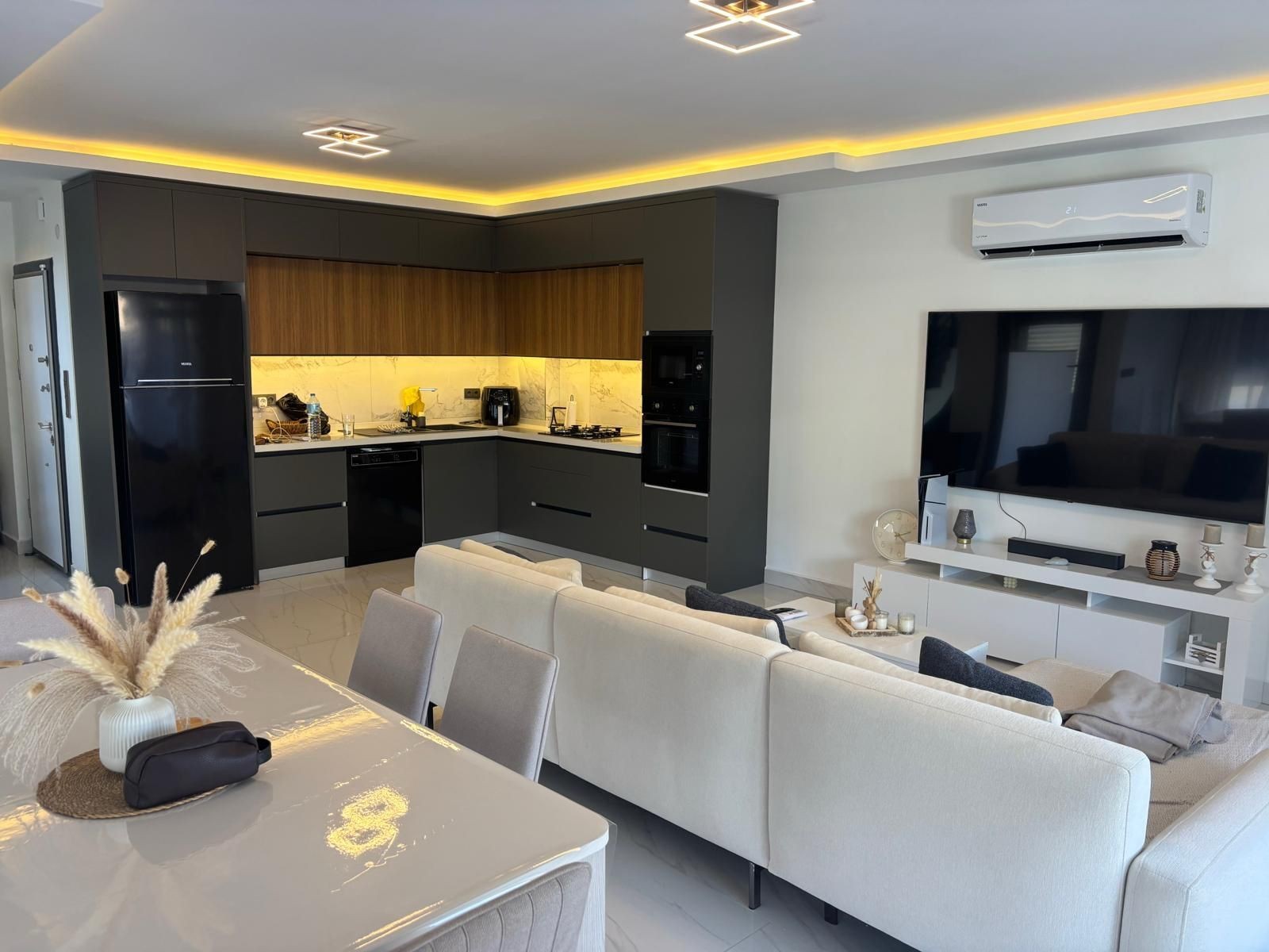 Detached villa with private pool for sale kusadasi