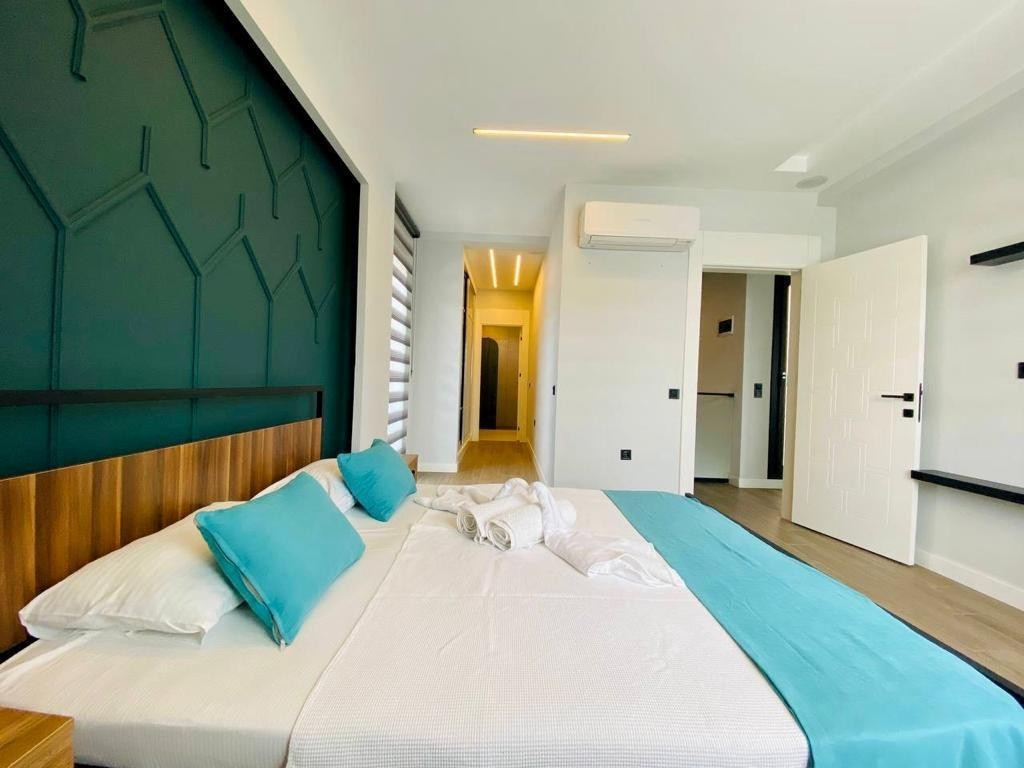 A Prestigious Ultra-Luxury Villa on a 540 m² Plot in the Heart of Kuşadası