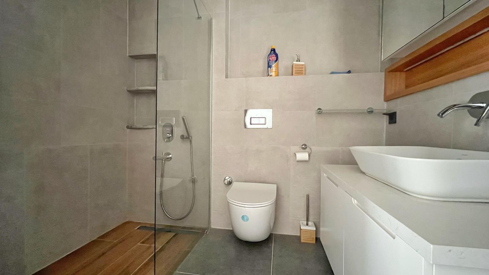 Spacious Apartment with Panoramic Pool and Sea Views in Kuşadası Değirmendere