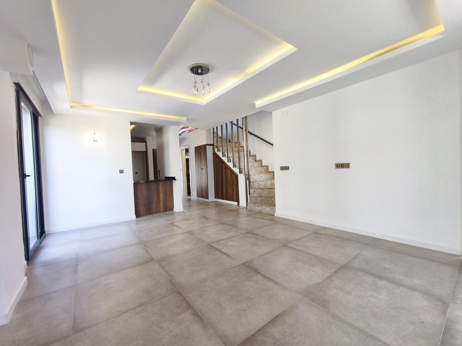 A Rare Opportunity in Kuşadası Soğucak: Corner Villa with Private Garden