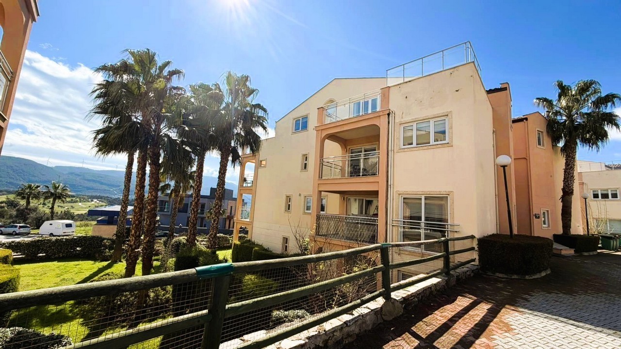 2 Bed Furnished Penthouse Apartment in Golf & Spa Resort in Kusadasi