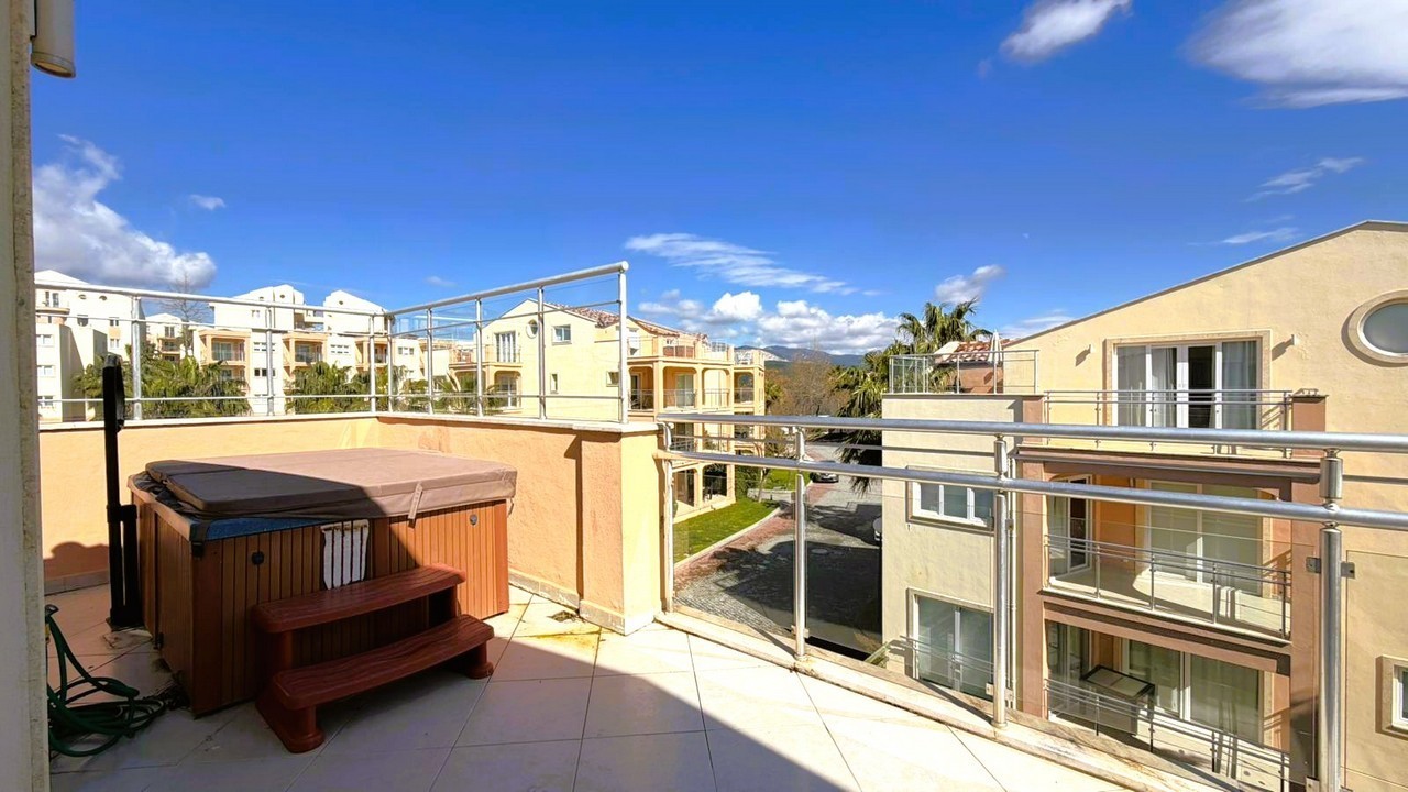 2 Bed Furnished Penthouse Apartment in Golf & Spa Resort in Kusadasi