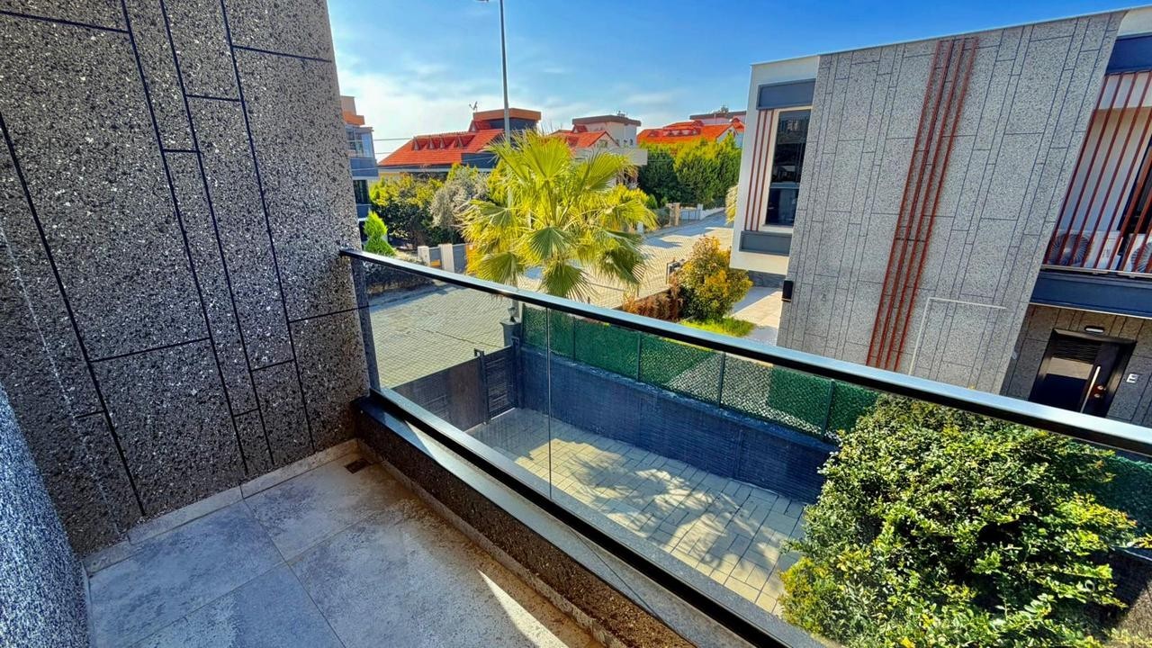 Modern Villa with Private Pool for Sale in Kuşadası Long Beach