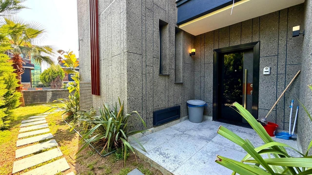 Modern Villa with Private Pool for Sale in Kuşadası Long Beach