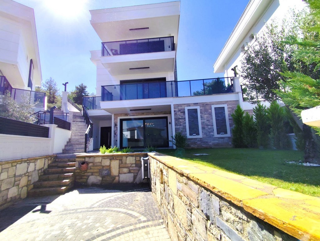 A Peaceful Villa Surrounded by Clean Air and Nature in Davutlar, Kuşadası