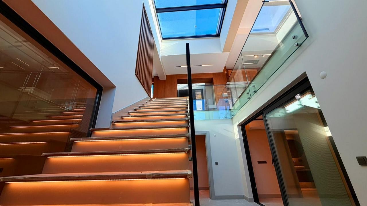 UNIQUE LUXURY VILLA WITH PRIVATE POOL & MODERN MEDITERRANEAN ARCHITECTURE IN KUŞADASI