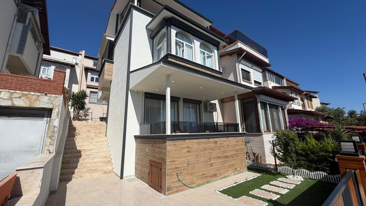 🌅Luxury Renovated Sea View Villa for Sale in Ladies Beach, Kuşadası🏡