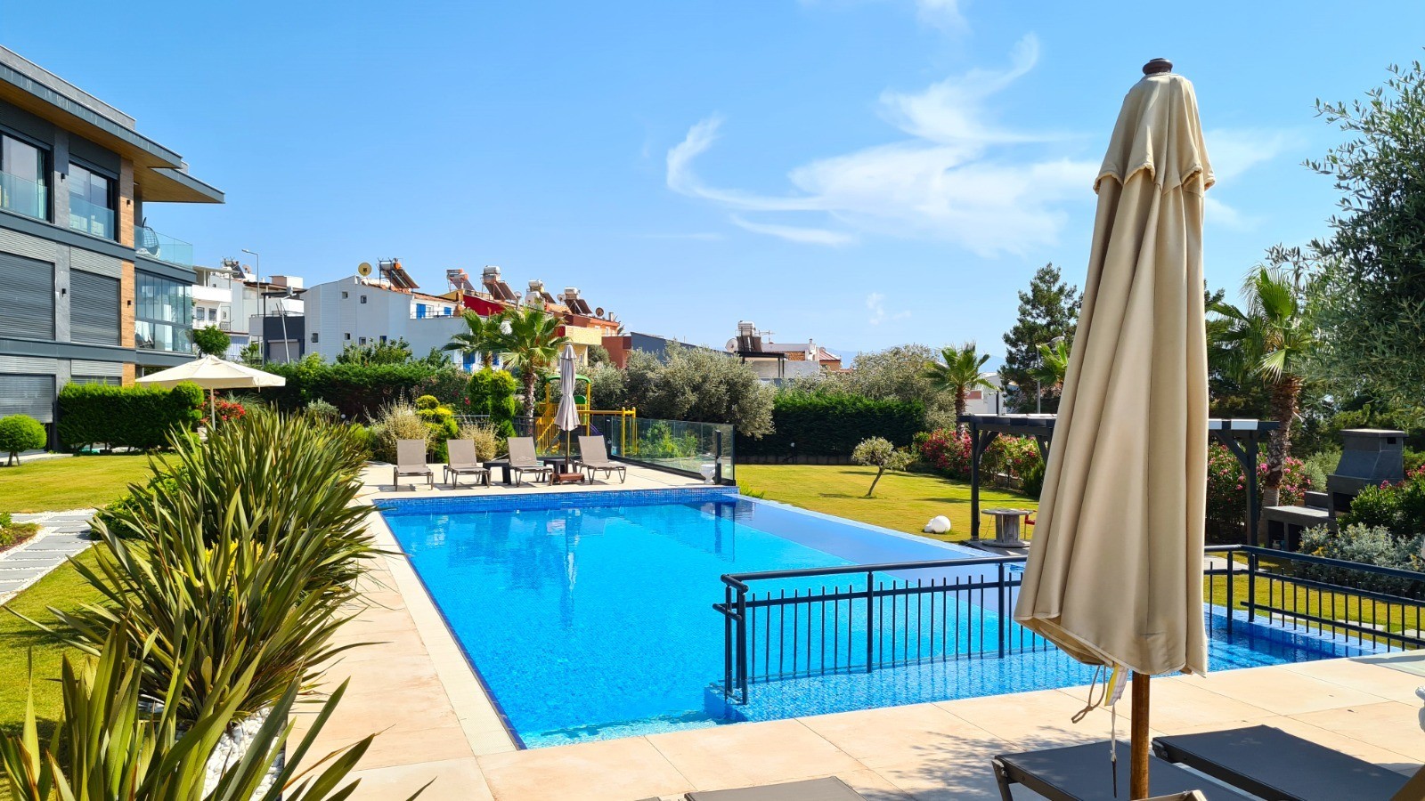 LUXURY 3-BEDROOM APARTMENT WITH SEA VIEWS IN LADIES BEACH | KUŞADASI