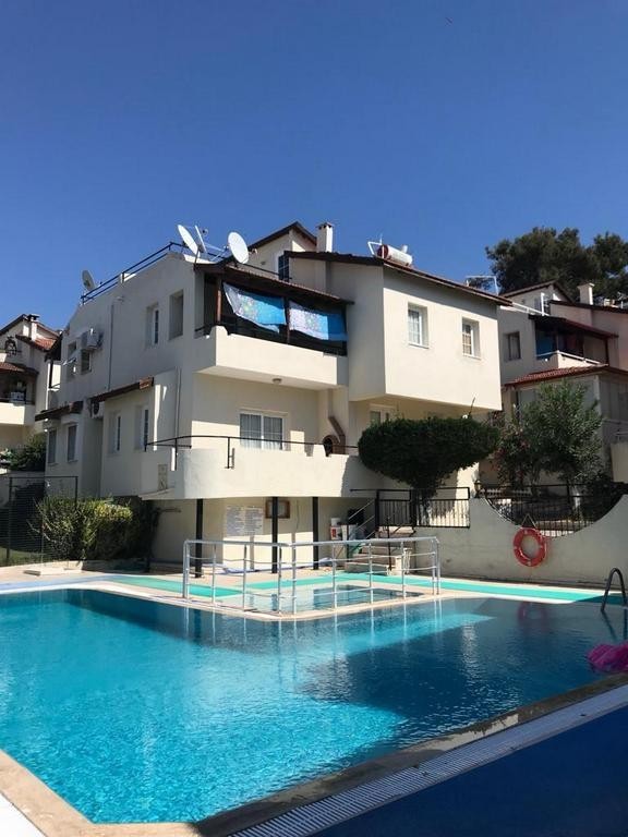 FOR SALE IN KUŞADASI LADIES BEACH | ONLY 400 M TO THE SEA | POOLSIDE CORNER VILLA | 140 SQM NET
