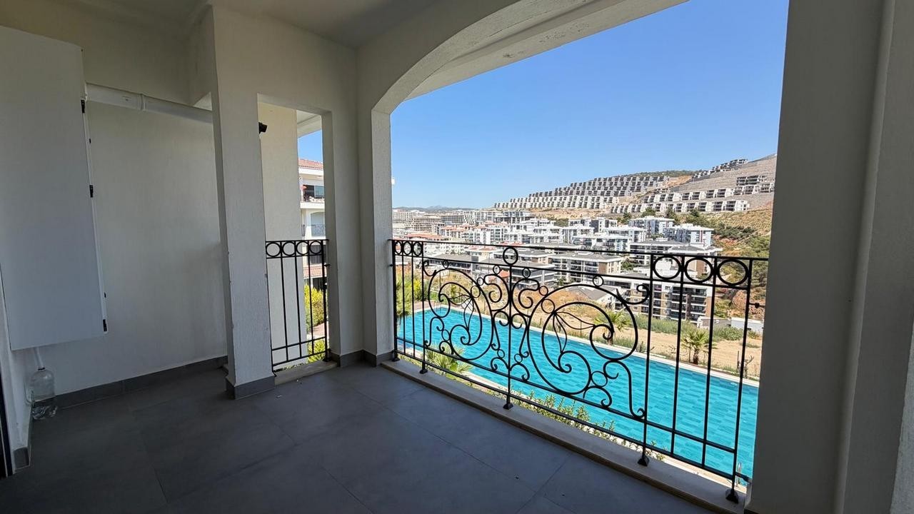 3+1 APARTMENT FOR SALE WITH MOUNTAIN AND POOL VIEWS IN DEĞİRMENDERE, KUŞADASI