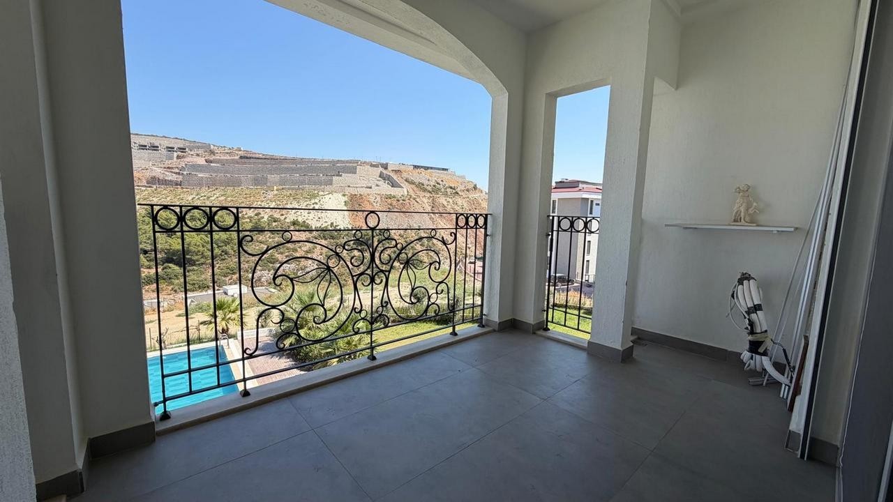 3+1 APARTMENT FOR SALE WITH MOUNTAIN AND POOL VIEWS IN DEĞİRMENDERE, KUŞADASI