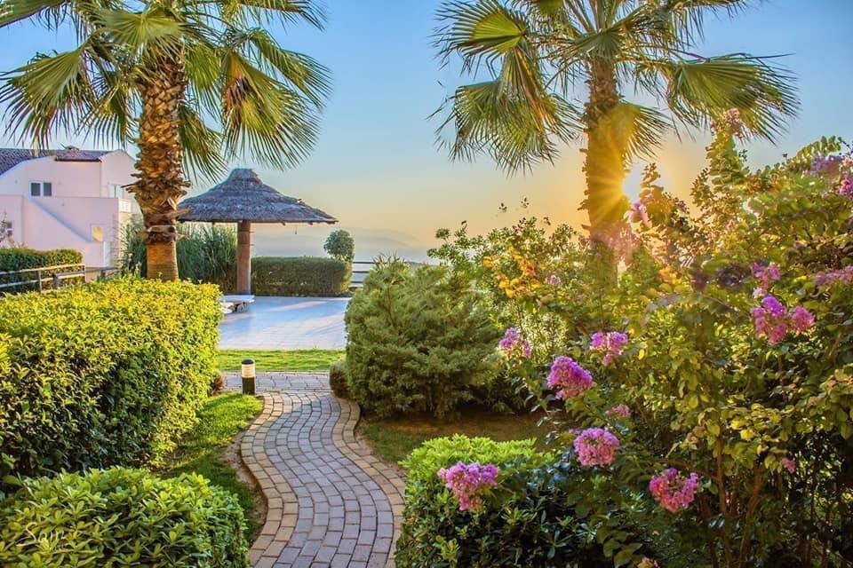 FULLY FURNİSHED 2 BEDROOMED RESIDENCE  GOLF CLUB}