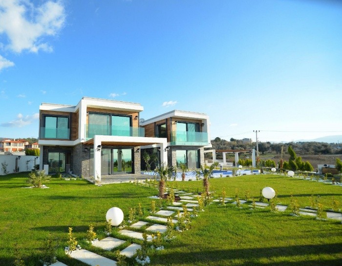 Kuşadası�nda Özel Havuzlu Satılık Müstakil Lüks Villa