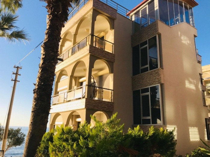 Kuşadası�nda Satılık Deniz Manzaralı Müstakil Villa