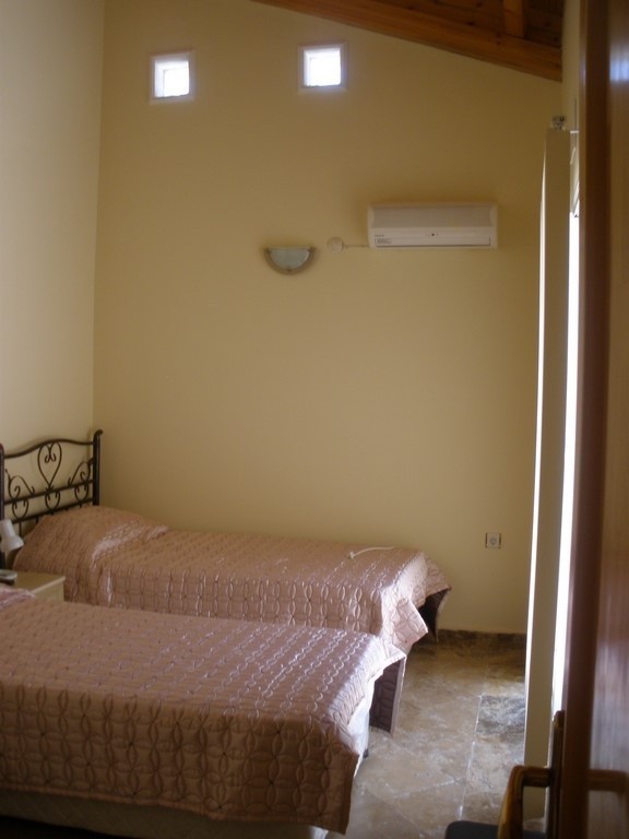 ОТДЕЛЬНАЯ ВИЛЛА ИЗ КАМНЯ В КУШАДАСЫ.