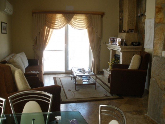 ОТДЕЛЬНАЯ ВИЛЛА ИЗ КАМНЯ В КУШАДАСЫ.