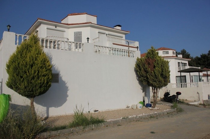 ОТДЕЛЬНАЯ ВИЛЛА С ЧАСТНЫМ БАССЕЙНОМ В КУШАДАСЫ.