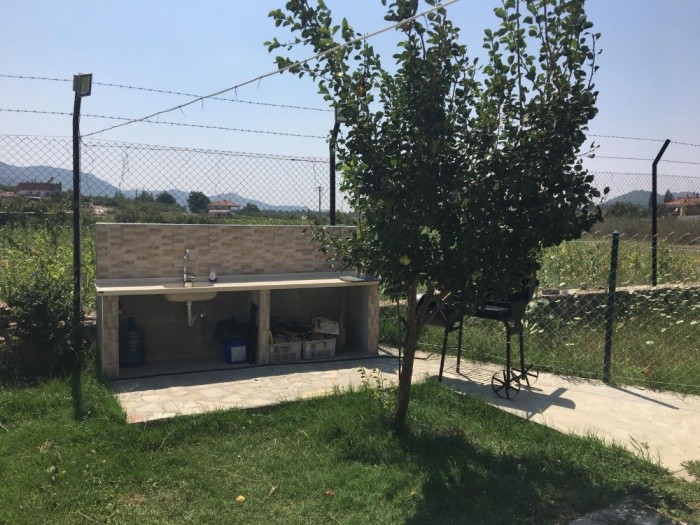 ДОМ С ЧАСТНЫМ САДОВЫМ УЧАСТКОМ ПЛОЩАДЬЮ 2340 М2 В КУШАДАСЫ.