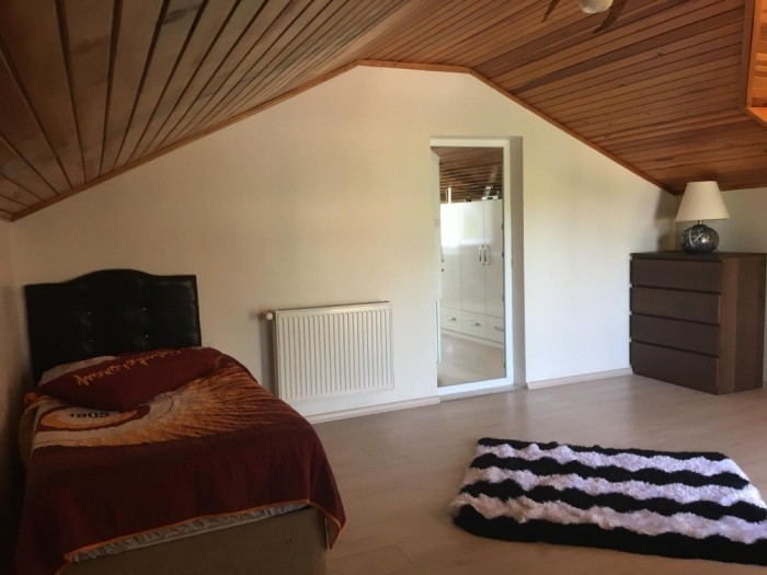 ДОМ С ЧАСТНЫМ САДОВЫМ УЧАСТКОМ ПЛОЩАДЬЮ 2340 М2 В КУШАДАСЫ.