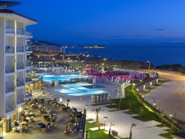 Роскошная полностью меблированная квартира с 1 спальней в Ramada Resort Kusadasi