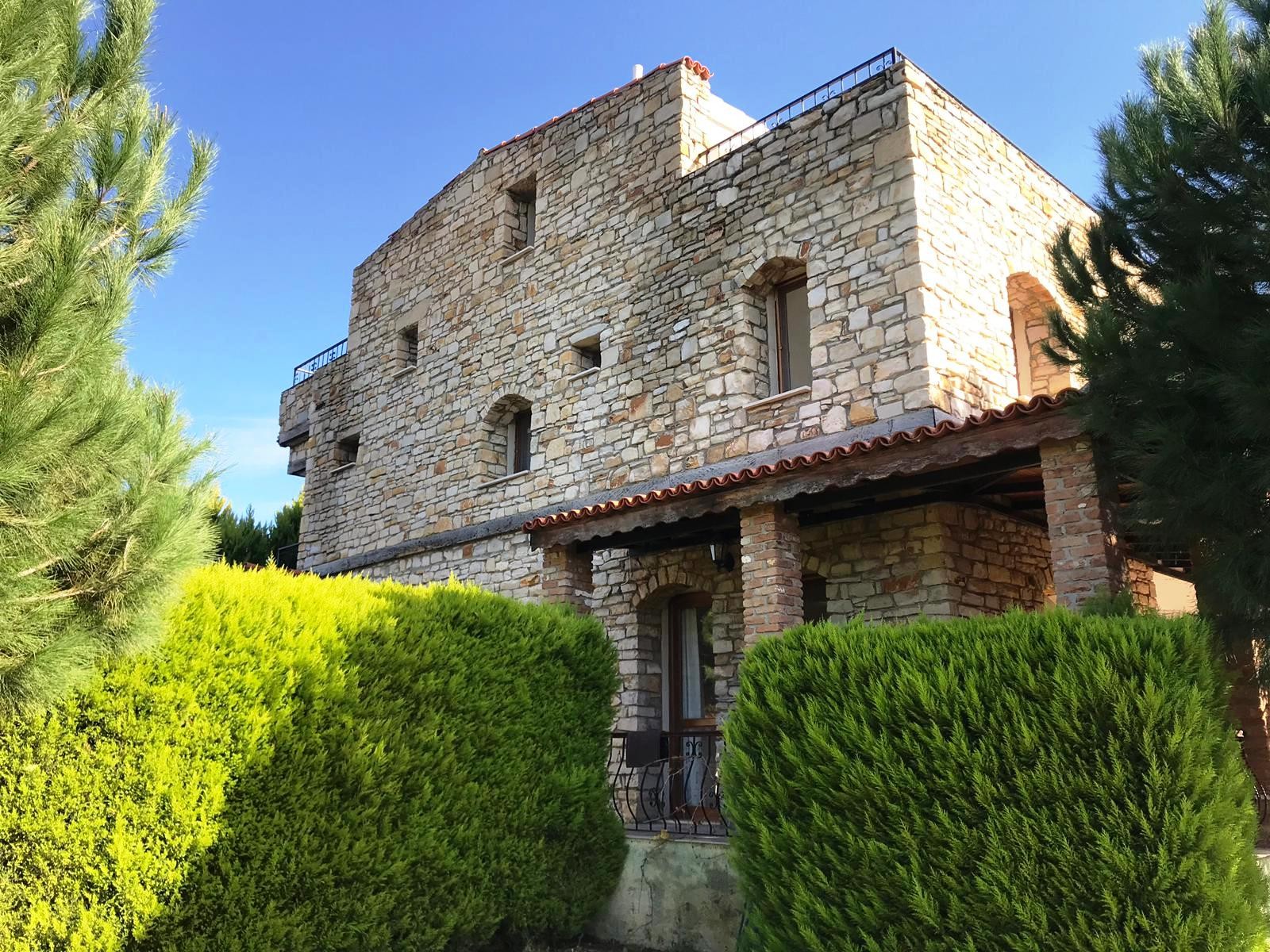 Detached Stone Villa with Private Garden Private Pool in Kusadasi