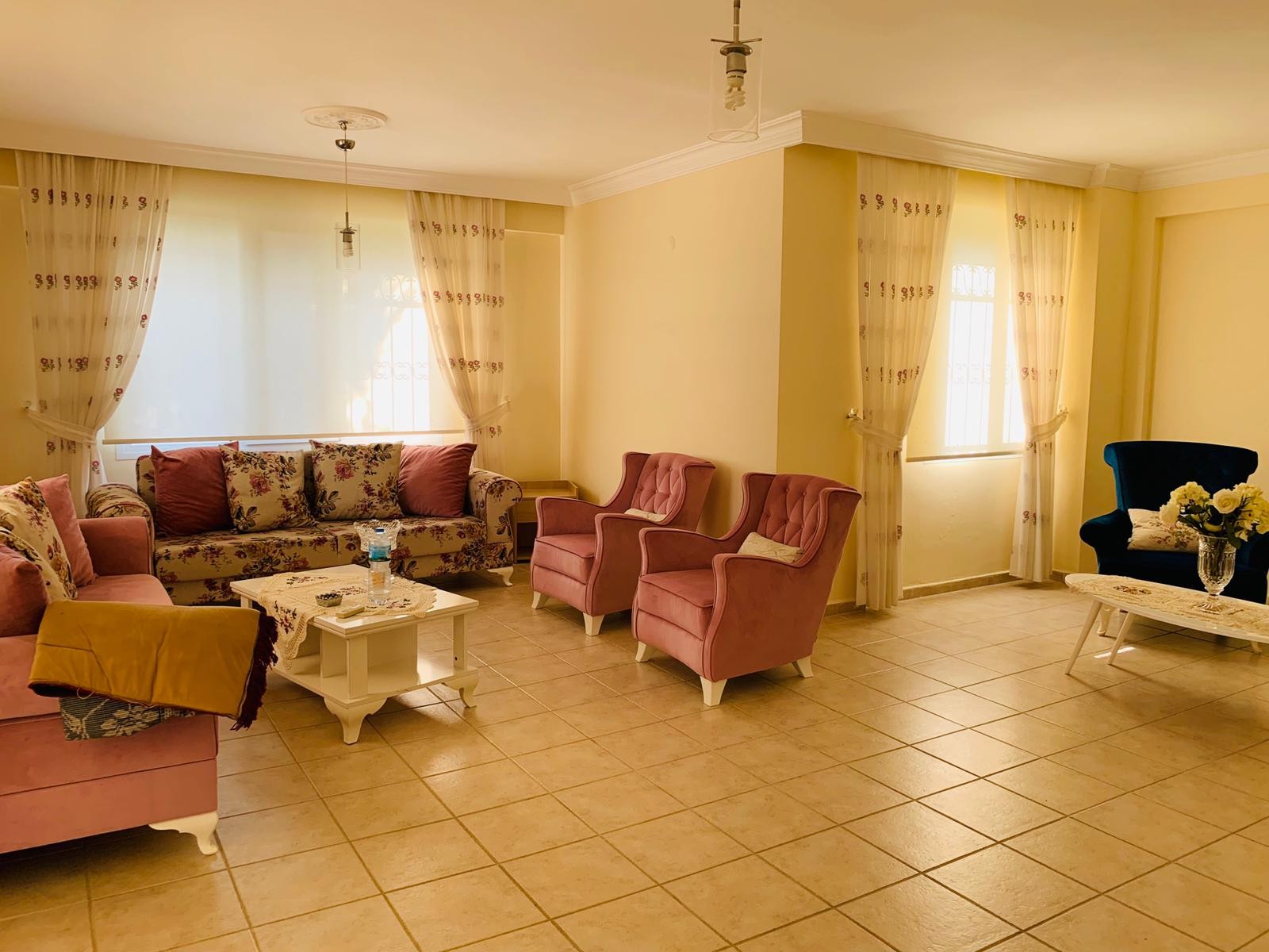 Detached Villa with Pool and 1000sqm Private Garden in Kusadasi